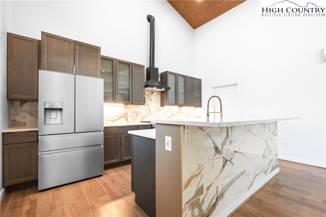 Boone, North Carolina 28607, United States, 3 Bedrooms Bedrooms, ,5 BathroomsBathrooms,Residential,Active,231892