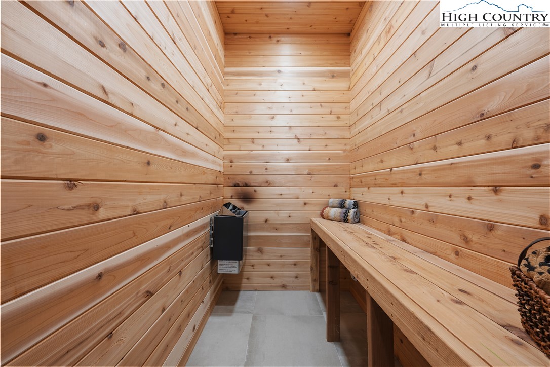 Boone, North Carolina 28607, United States, 3 Bedrooms Bedrooms, ,5 BathroomsBathrooms,Residential,Active,231892