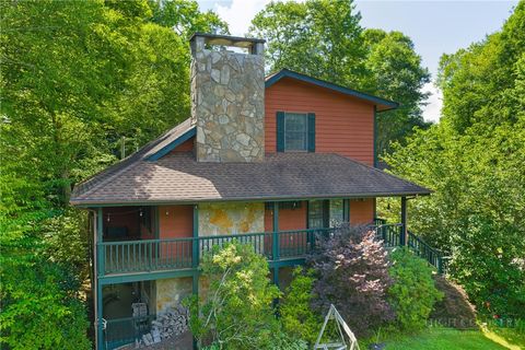 Photo of 277 Country Lane, Newland, NC 28657 (MLS # 261041)