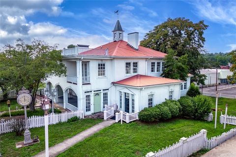 Photo of 1010 SW College Avenue, Lenoir, NC 28645 (MLS # 263426)