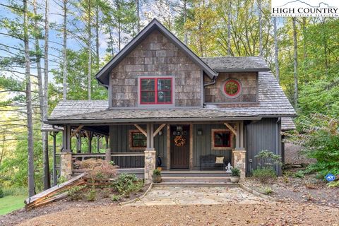 Photo of 225 Hope Town Road, Vilas, NC 28692 (MLS # 258191)
