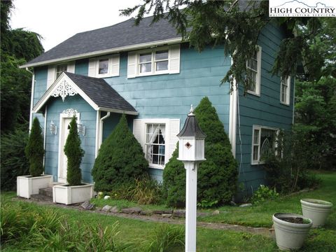 Photo of 257 BANNER RD Rd, Banner Elk, NC 28604 (MLS # 257533)