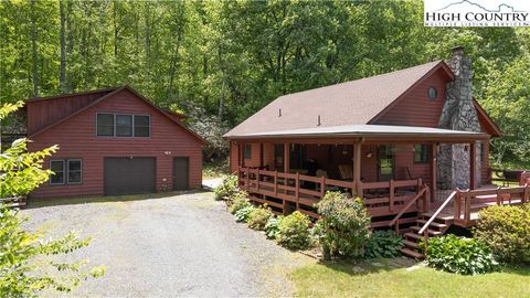 Photo of 53 Chestnut Ridge Rd, Spruce Pine, NC 28777 (MLS # 257057)
