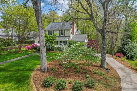 Photo of 115 Riverside Court, Morganton, NC 28655 (MLS # 261566)