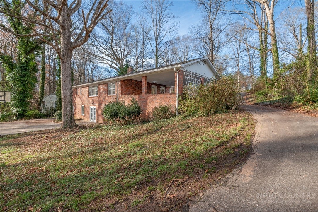 624 Brentwood Court
