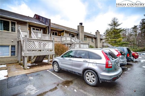 Photo of 200 Pilgrims Way #24, Boone, NC 28607 (MLS # 247737)