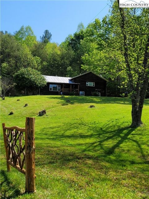 Photo of 11126 W US Hwy 421, Purlear, NC 28665 (MLS # 258838) Photo of 11126 W US Hwy 421, Purlear, NC 28665 (MLS # 258838)