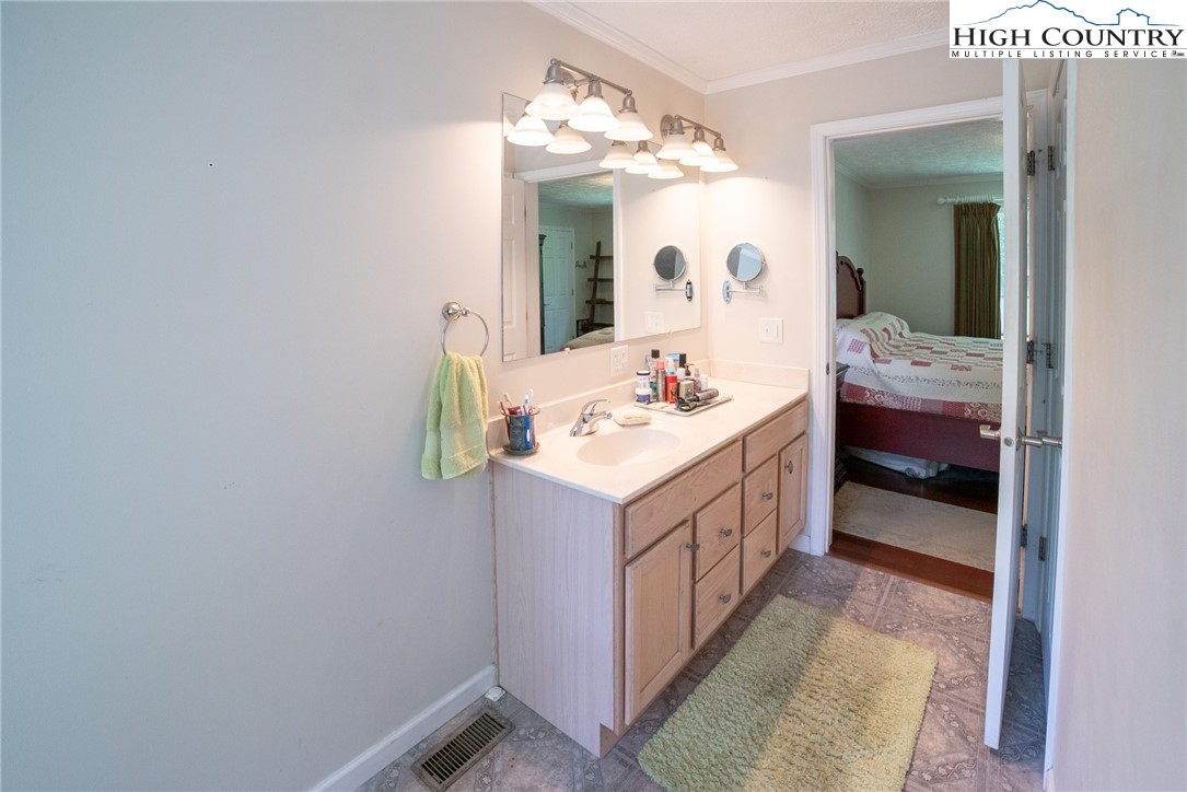 Linville, North Carolina 28646, United States, 4 Bedrooms Bedrooms, ,3 BathroomsBathrooms,Residential,Active,181576