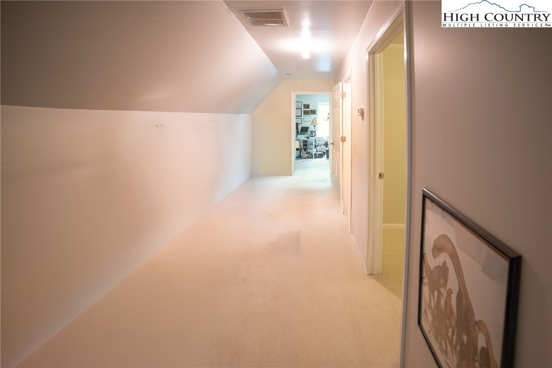 Linville, North Carolina 28646, United States, 4 Bedrooms Bedrooms, ,3 BathroomsBathrooms,Residential,Active,181576