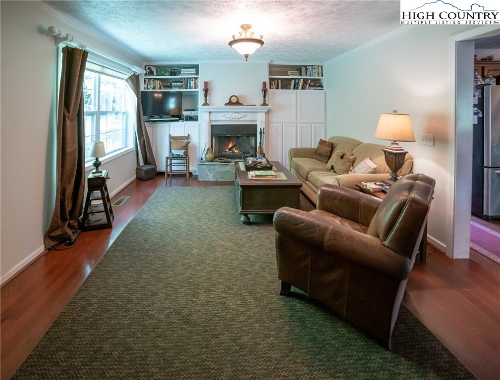 Linville, North Carolina 28646, United States, 4 Bedrooms Bedrooms, ,3 BathroomsBathrooms,Residential,Active,181576