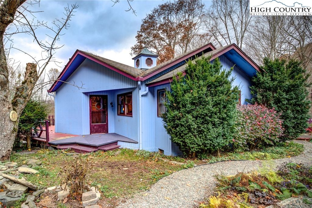 Photo of 873 Silverleaf Road, Zionville, NC 28698 (MLS # 260012)