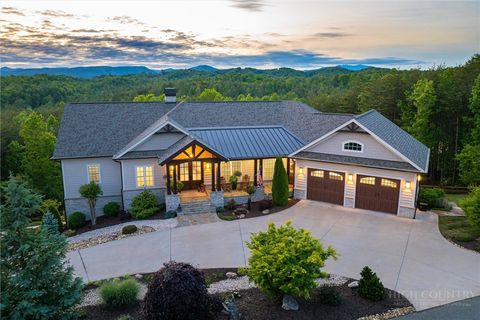 Photo of 1506 High Valley Way, Lenoir, NC 28645 (MLS # 261700)