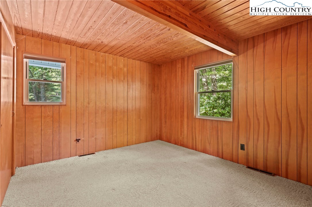 Boone, North Carolina 28607, United States, 3 Bedrooms Bedrooms, ,4 BathroomsBathrooms,Residential,Pending,197737