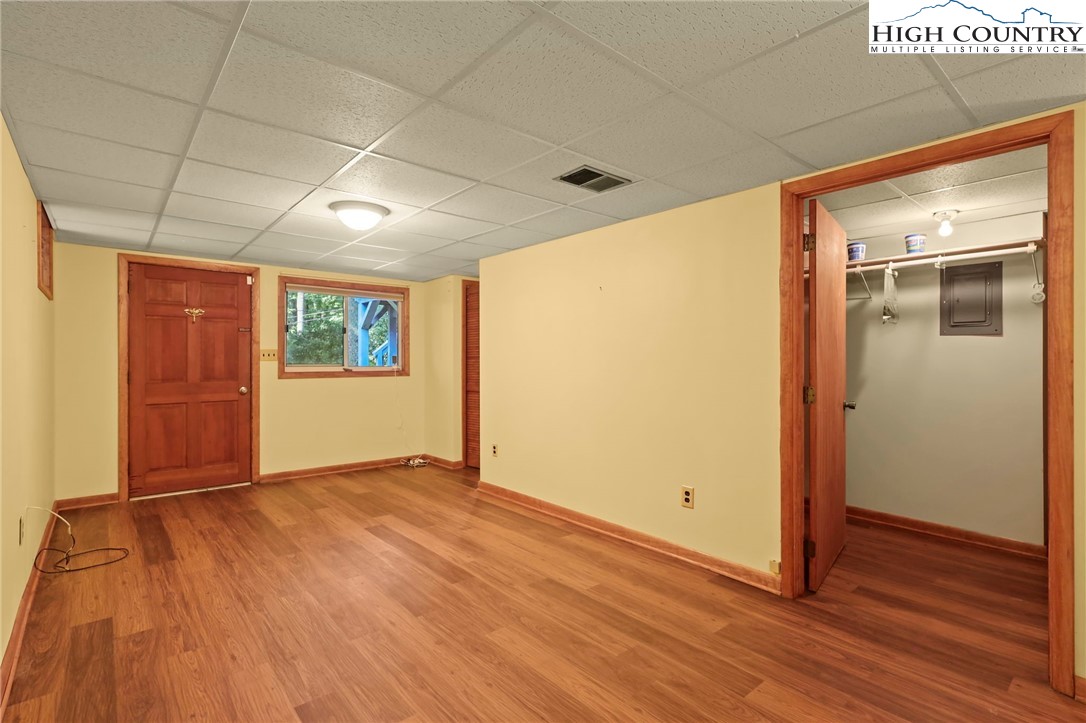 Boone, North Carolina 28607, United States, 3 Bedrooms Bedrooms, ,4 BathroomsBathrooms,Residential,Pending,197737