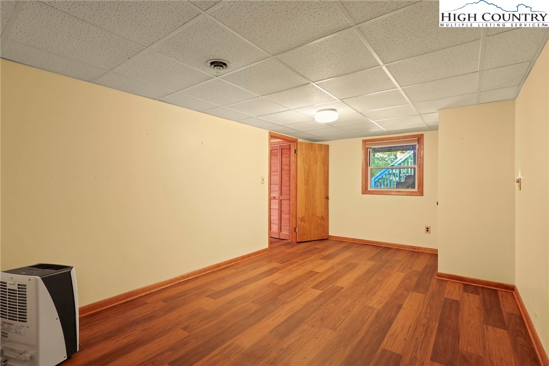 Boone, North Carolina 28607, United States, 3 Bedrooms Bedrooms, ,4 BathroomsBathrooms,Residential,Pending,197737