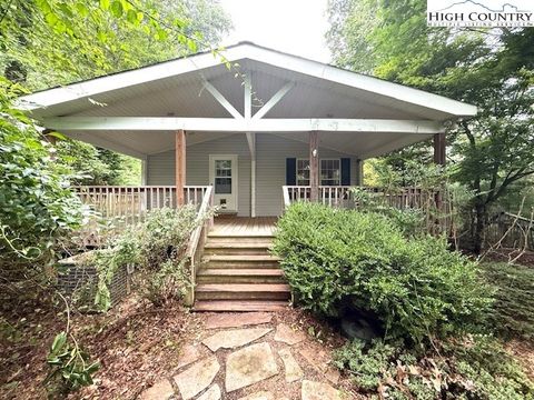 Photo of 1269 Howell Road, Lansing, NC 28643 (MLS # 257347) Photo of 1269 Howell Road, Lansing, NC 28643 (MLS # 257347)