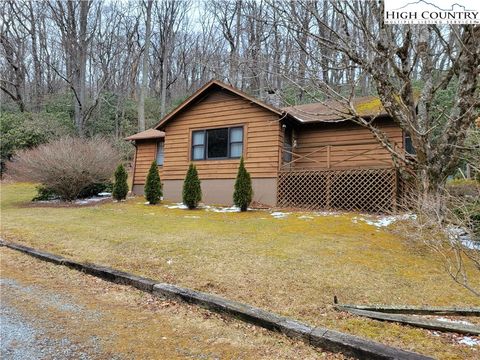 Photo of 743 Edmisten Road, Blowing Rock, NC 28605 (MLS # 254256)