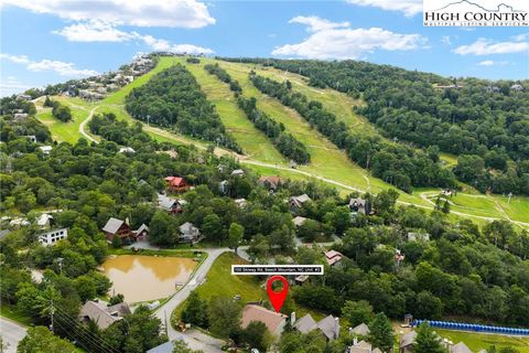 Photo of 100 Skiway Road #3, Beech Mountain, NC 28604 (MLS # 257046)