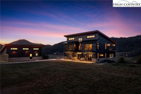 Photo of 817 Neva View Lane, Mountain City, TN 37683 (MLS # 253357)