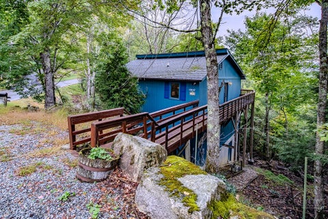 Photo of 106 Grassy Gap Loop Road, Beech Mountain, NC 28604 (MLS # 264510)