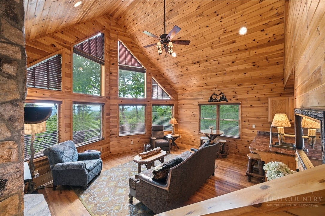 142 Fawn Lane