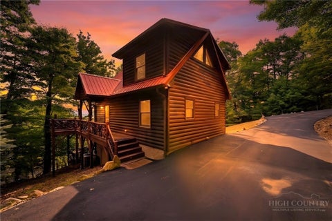 Photo of 142 Fawn Lane, Purlear, NC 28665 (MLS # 264078)