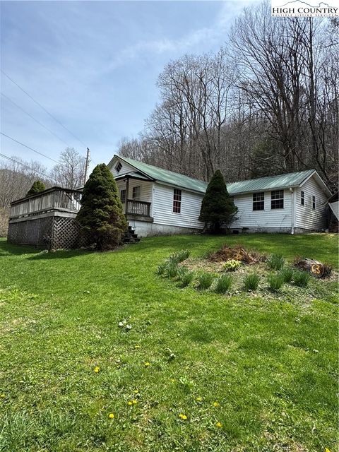 Photo of 63 Jeffery Franklin Lane, Newland, NC 28657 (MLS # 261065)