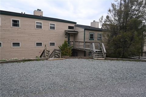 Photo of 111 Courtside Lane #B-9, Beech Mountain, NC 28604 (MLS # 261509)