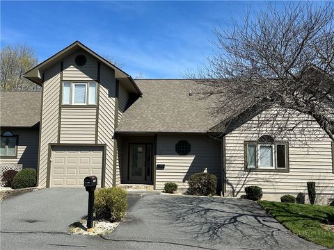 Photo of 311 E Landing Drive #E2, Jefferson, NC 28640 (MLS # 260583)