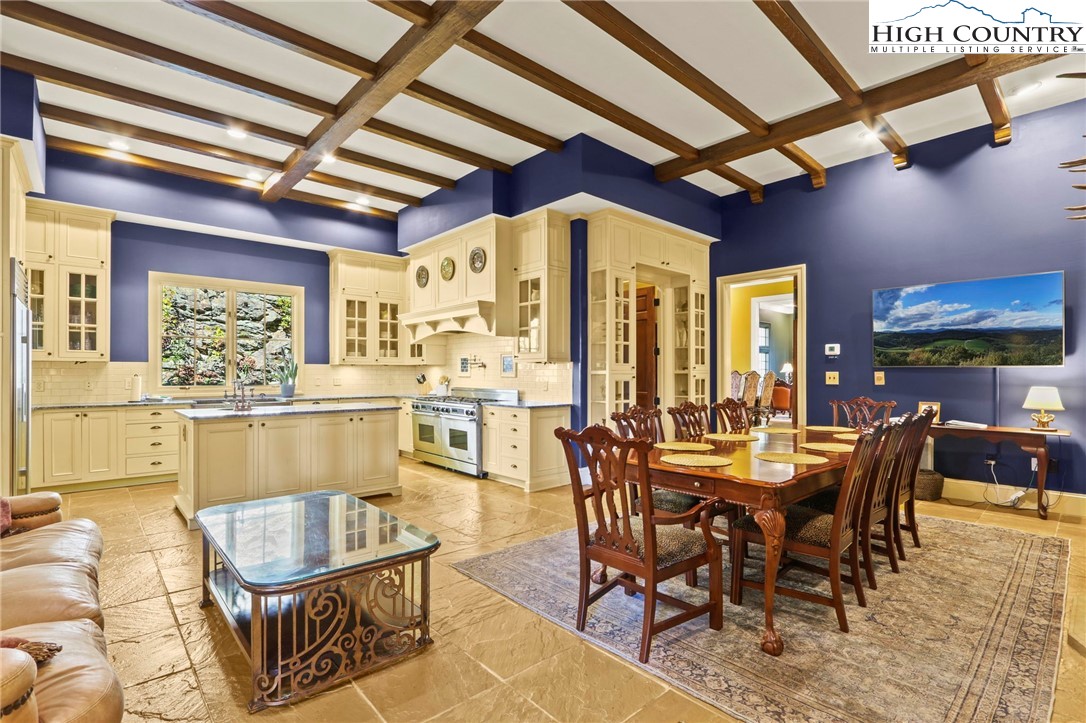 Banner Elk, North Carolina 28604, United States, 6 Bedrooms Bedrooms, ,6 BathroomsBathrooms,Residential,Active,247565