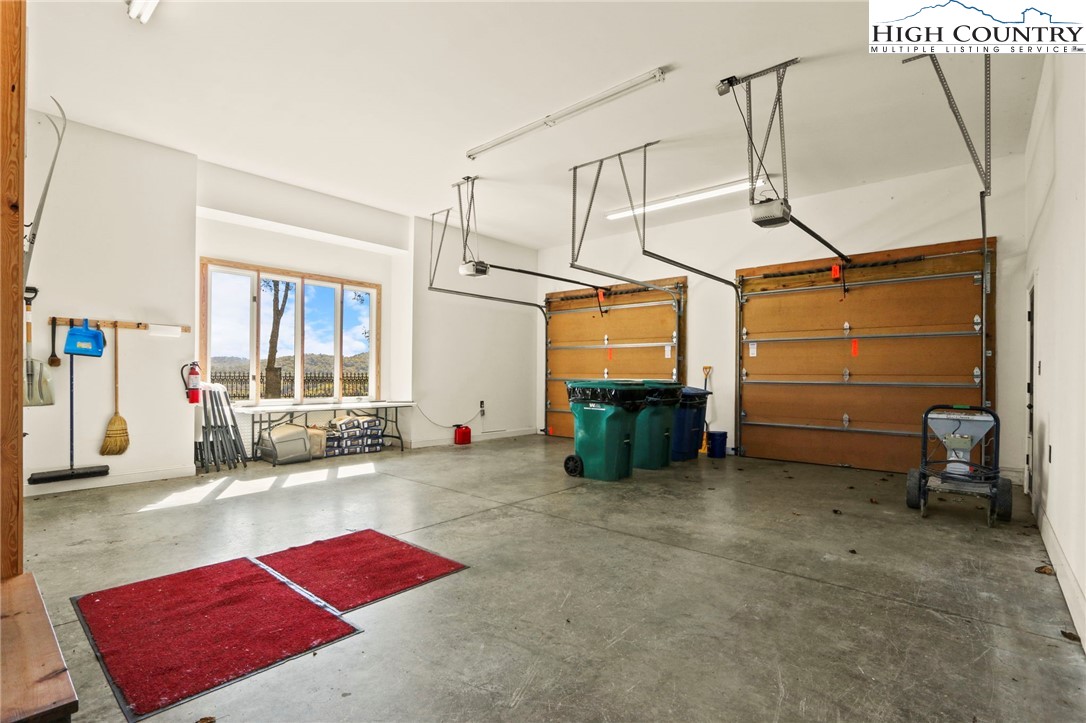 Banner Elk, North Carolina 28604, United States, 6 Bedrooms Bedrooms, ,6 BathroomsBathrooms,Residential,Active,247565