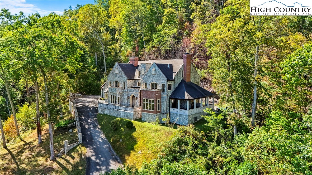 Banner Elk, North Carolina 28604, United States, 6 Bedrooms Bedrooms, ,6 BathroomsBathrooms,Residential,Active,247565