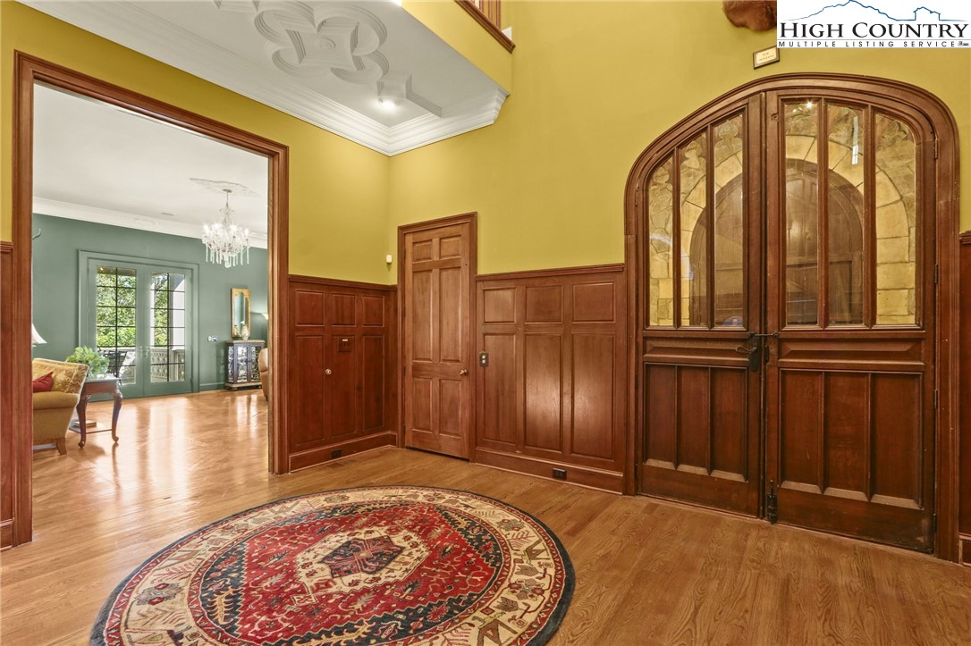 Banner Elk, North Carolina 28604, United States, 6 Bedrooms Bedrooms, ,6 BathroomsBathrooms,Residential,Active,247565