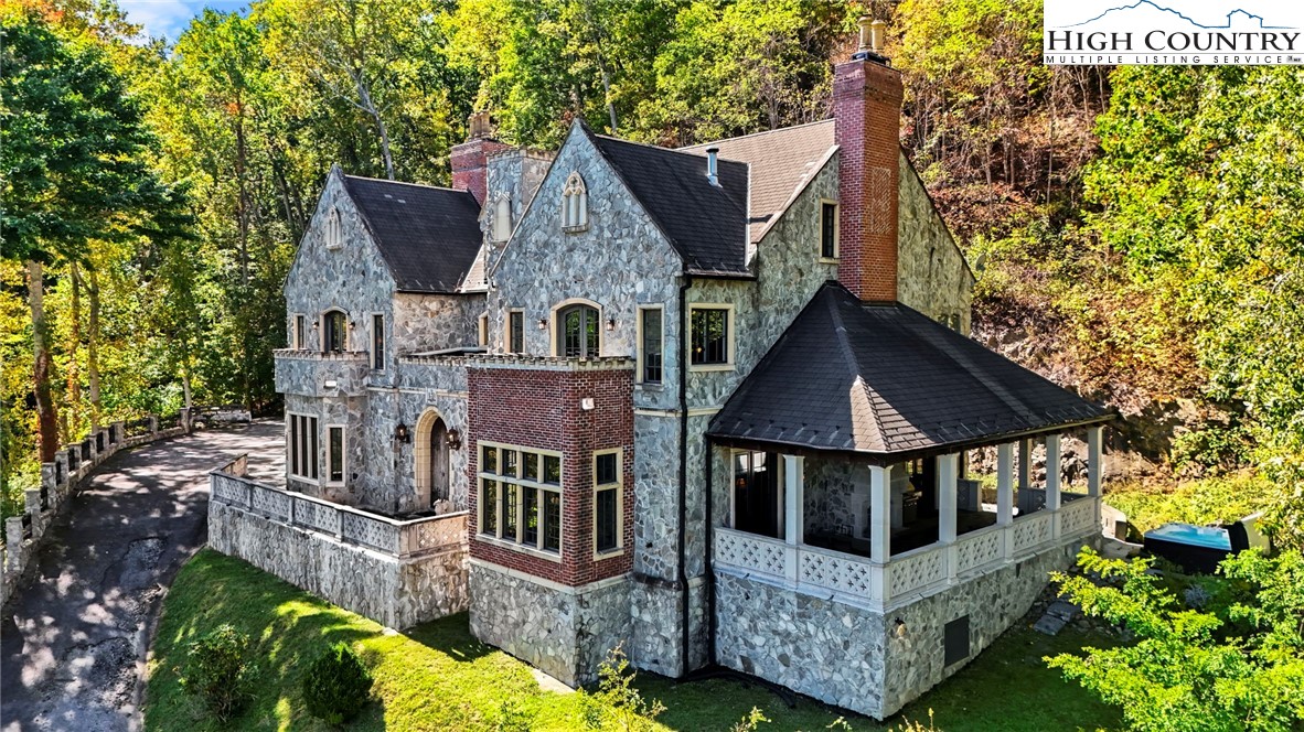 Banner Elk, North Carolina 28604, United States, 6 Bedrooms Bedrooms, ,6 BathroomsBathrooms,Residential,Active,247565