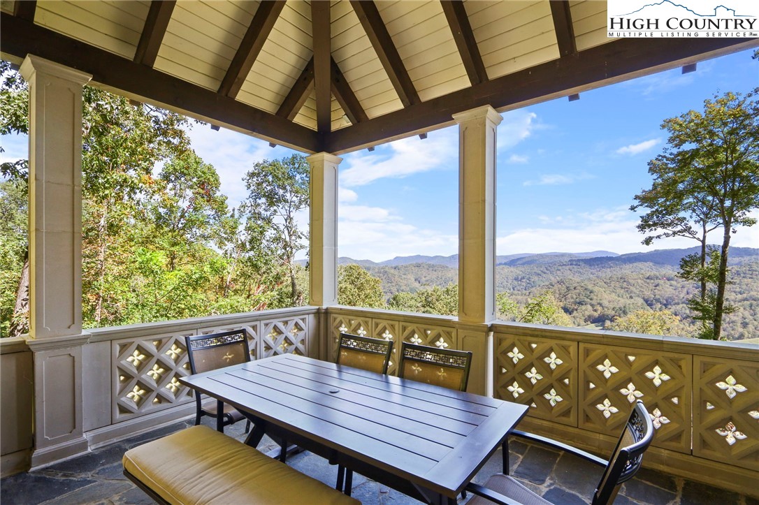 Banner Elk, North Carolina 28604, United States, 6 Bedrooms Bedrooms, ,6 BathroomsBathrooms,Residential,Active,247565