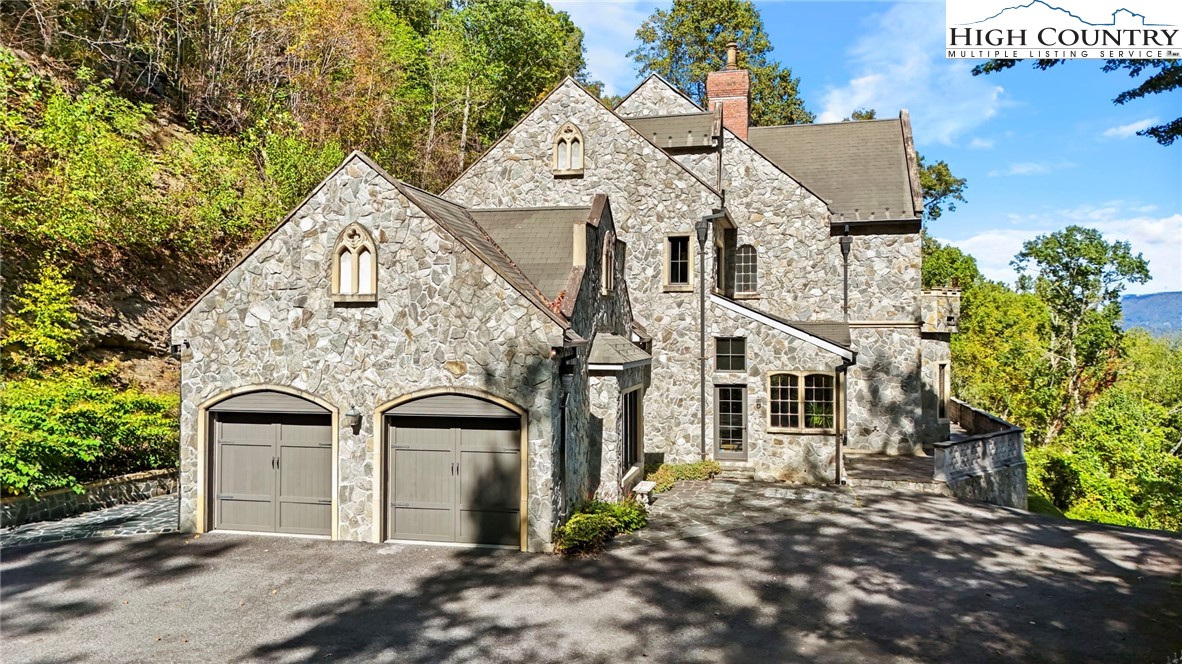 Banner Elk, North Carolina 28604, United States, 6 Bedrooms Bedrooms, ,6 BathroomsBathrooms,Residential,Active,247565