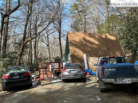 Photo of 240 Ski Crest Park, Blowing Rock, NC 28605 (MLS # 260172)