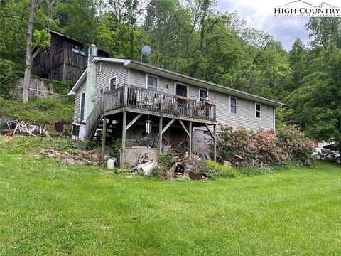 Photo of 125 Parker Cove Road, Weaverville, NC 28787 (MLS # 256451)