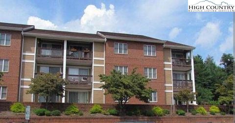 Photo of 116 Grand Boulevard #1M, Boone, NC 28607 (MLS # 247766)