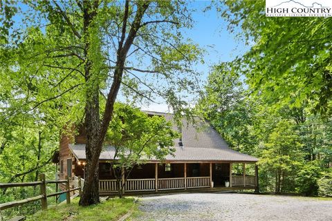 Photo of 121 Woodvalley Lane, Boone, NC 28607 (MLS # 256446) Photo of 121 Woodvalley Lane, Boone, NC 28607 (MLS # 256446)