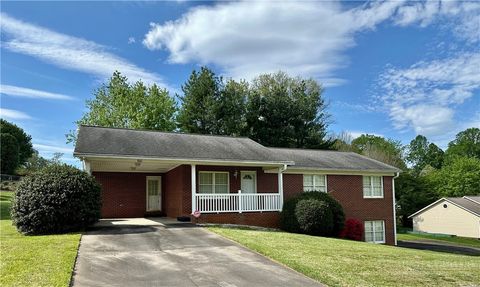 Photo of 860 Green Acres Myers Street, Millers Creek, NC 28651 (MLS # 261195)