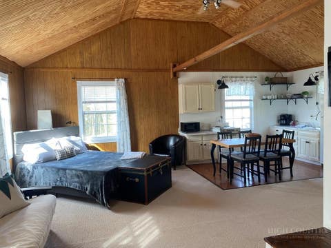 Photo of 562 Nikanor Road #Upper Level Suite, West Jefferson, NC 28694 (MLS # 263384)
