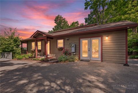 Photo of 271 Misty Creek Drive, Blowing Rock, NC 28605 (MLS # 262347)