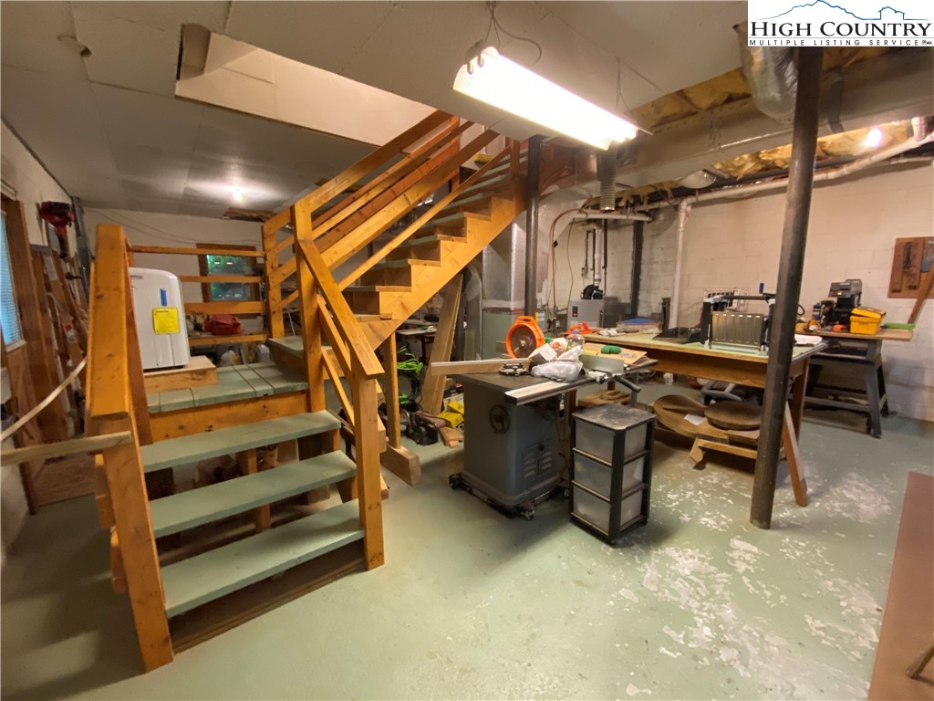 Fleetwood, North Carolina 28626, United States, 2 Bedrooms Bedrooms, ,2 BathroomsBathrooms,Residential,Active,189841