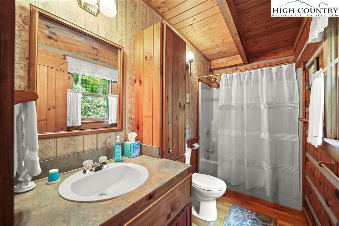 Fleetwood, North Carolina 28626, United States, 2 Bedrooms Bedrooms, ,2 BathroomsBathrooms,Residential,Active,189841