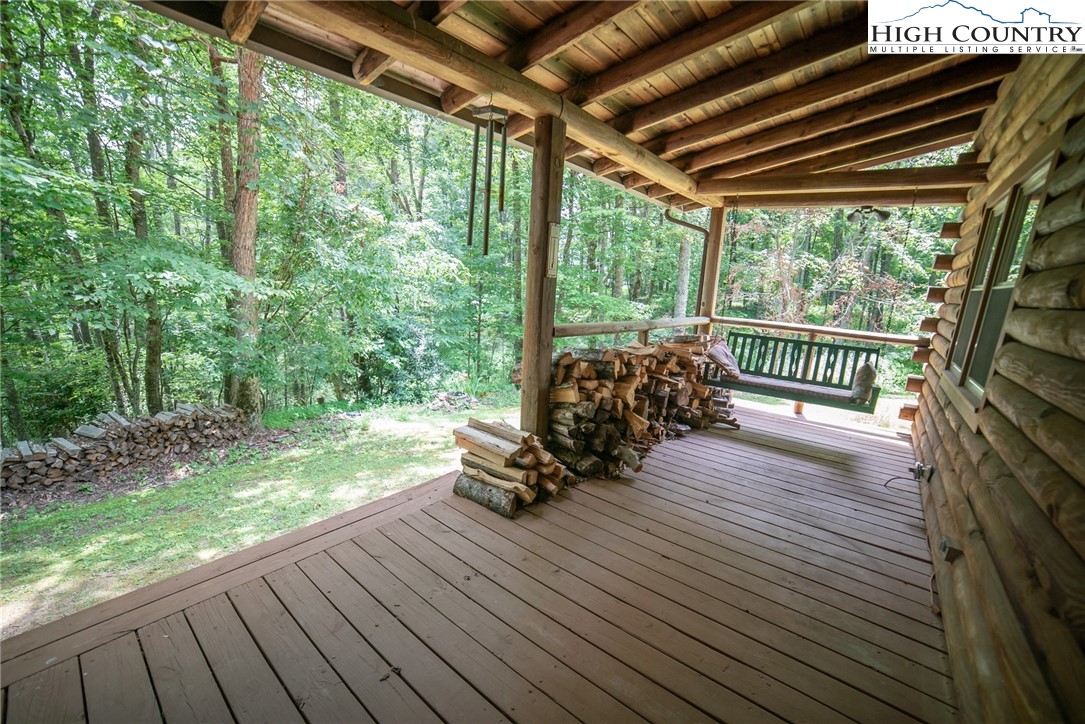 Newland, North Carolina 28657, United States, 4 Bedrooms Bedrooms, ,4 BathroomsBathrooms,Residential,Active,177199