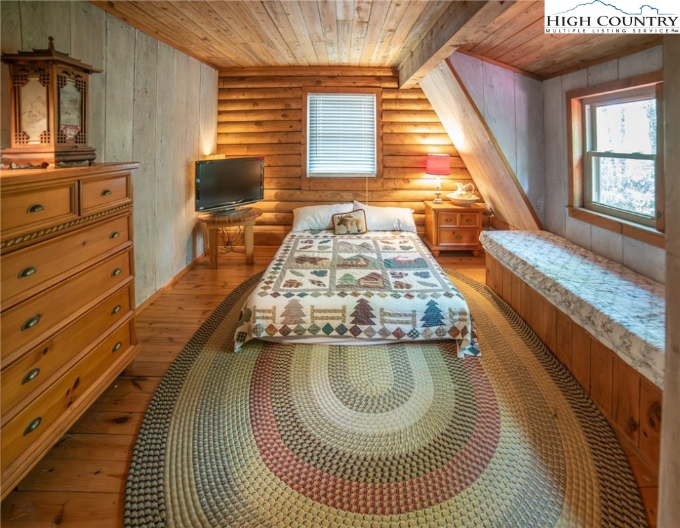 Newland, North Carolina 28657, United States, 4 Bedrooms Bedrooms, ,4 BathroomsBathrooms,Residential,Active,177199