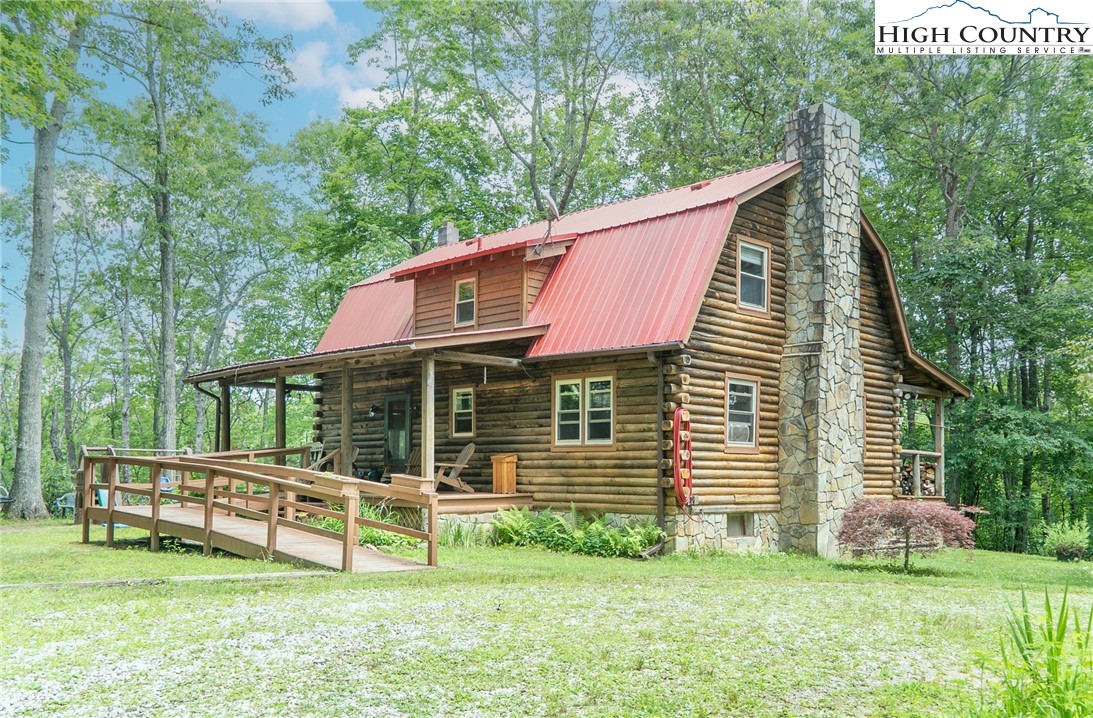 Newland, North Carolina 28657, United States, 4 Bedrooms Bedrooms, ,4 BathroomsBathrooms,Residential,Active,177199