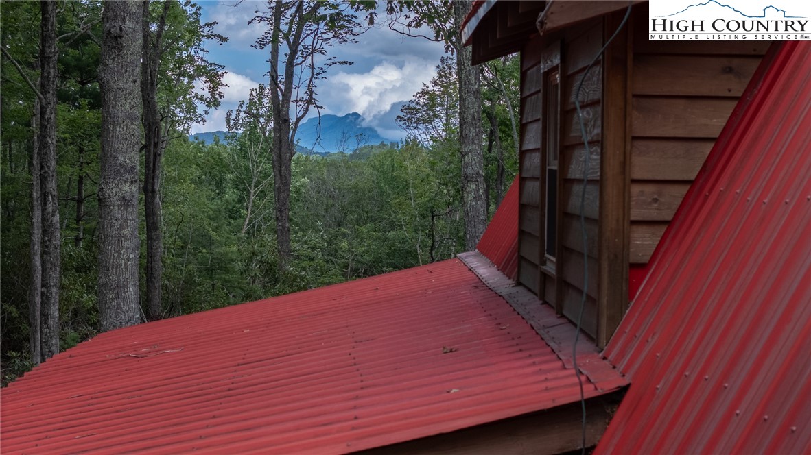 Newland, North Carolina 28657, United States, 4 Bedrooms Bedrooms, ,4 BathroomsBathrooms,Residential,Active,177199