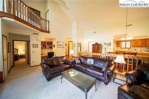 Photo of 140 Manor View Lane #Cascades 4, Blowing Rock, NC 28605 (MLS # 256194)